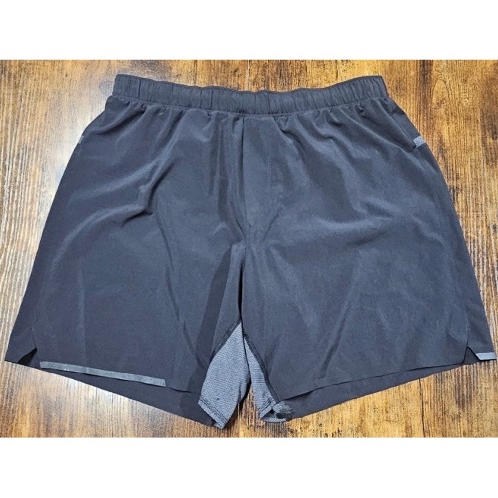 Lululemon T.H.E. Short Men's Large Black Zip Pocket Back Drawstring Stretchable